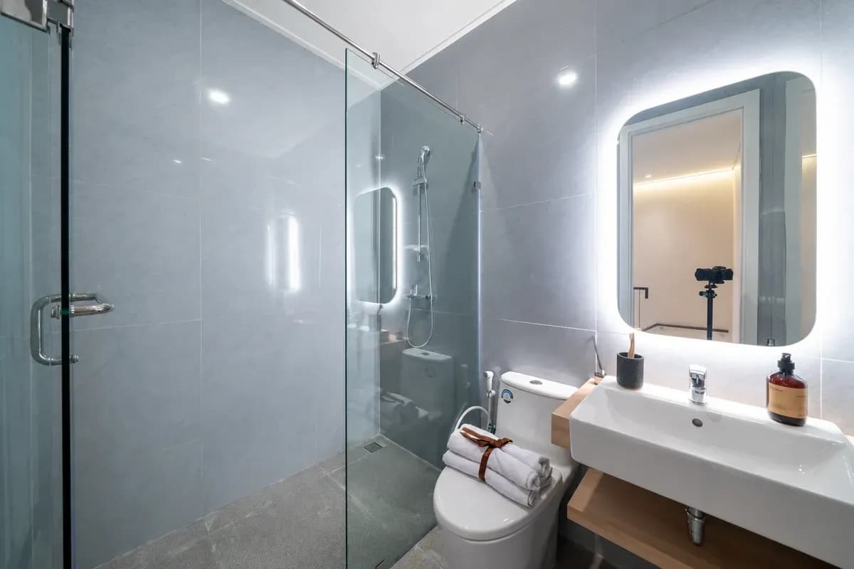 Kamar mandi Botanica Bellisa