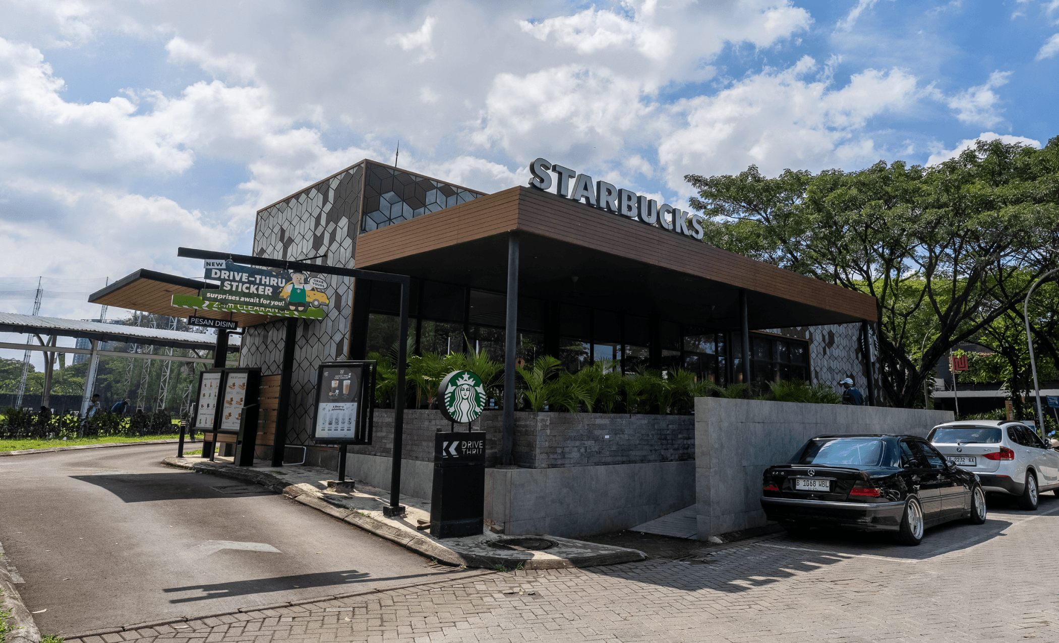 Starbuck Emerald Bintaro
